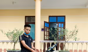 Nam thanh niên điều khiển xe đâm gẫy chân đại úy công an