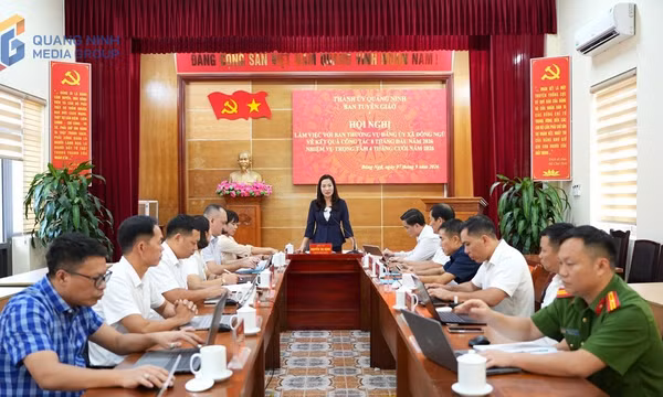Ban Tuyên giáo Thành ủy làm việc với Ban Thường vụ Đảng ủy xã Đông Ngũ