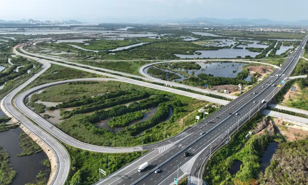 Tăng tốc trên công trường tuyến đường ven sông