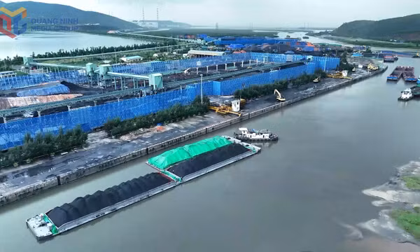 Kho than của Công ty Tuyển than Hòn Gai - Vinacomin.