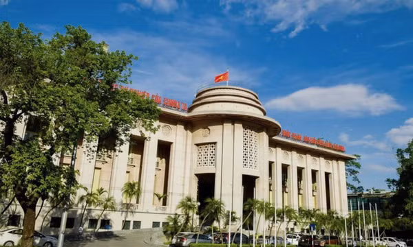 Phải giảm tối thiểu 0,5%/năm lãi suất tiền gửi kỳ hạn từ 6 tháng trở lên