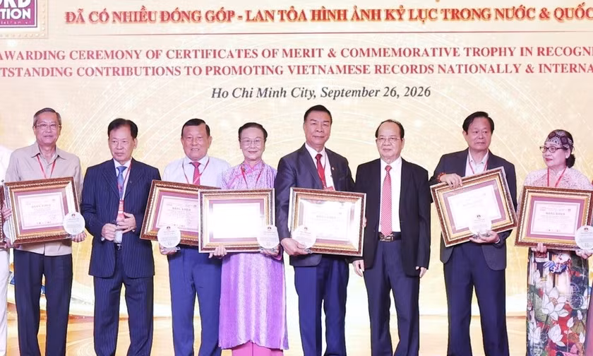 Quảng Ninh có 2 tập thể và 1 cá nhân được tổ chức Kỷ lục Việt Nam vinh danh