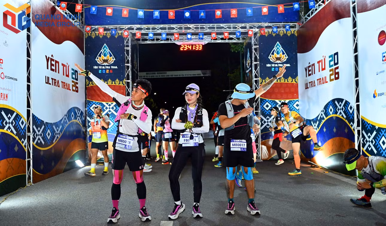 Trước giờ G, các runner không quên chụp những kiểu ảnh vui vẻ làm kỷ niệm.