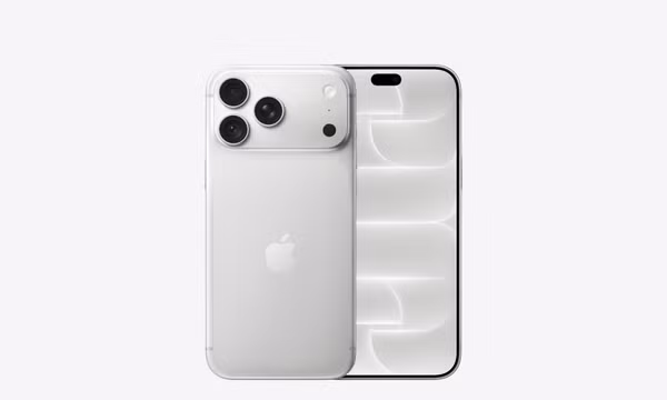 Mặt trước và mặt lưng iPhone 18 Pro Max màu Silver.