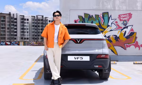 Ngõ nhỏ phố đông không còn làm khó: Cách VF 5 “chiều lòng” các nữ chủ nhân