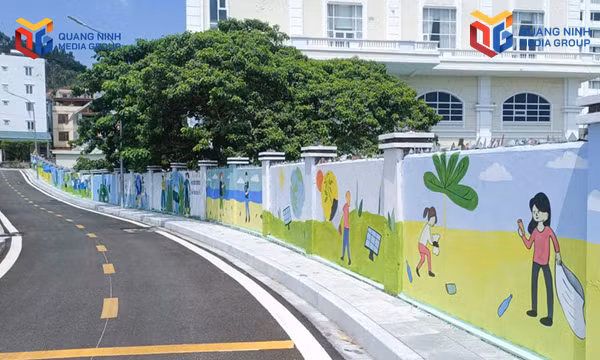 Tranh tường tô điểm phố phường Bãi Cháy