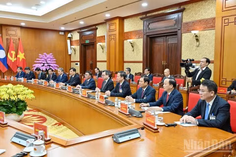 Hai bên nhất trí tăng cường phối hợp giữa các cơ quan tham mưu chiến lược của hai Đảng. (Ảnh: THỦY NGUYÊN)