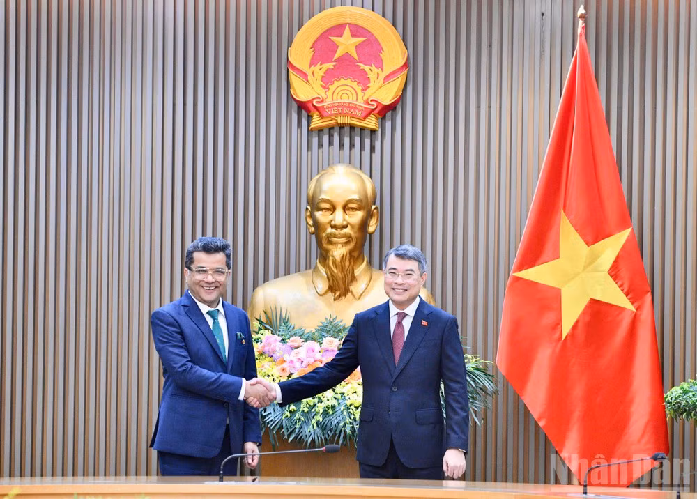 Thủ tướng Chính phủ Lê Minh Hưng và Quốc vụ khanh Ấn Độ. (Ảnh: THANH GIANG)