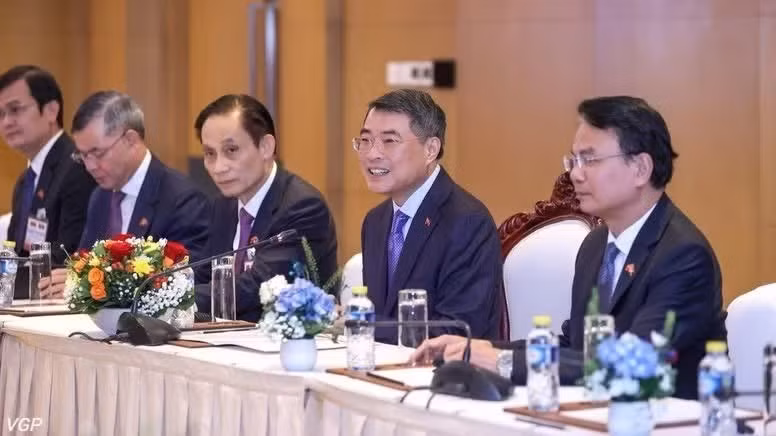 Thủ tướng nhấn mạnh Mặt trận Tổ quốc Việt Nam và Mặt trận Lào xây dựng đất nước có vị trí hết sức quan trọng trong hệ thống chính trị mỗi nước. (Ảnh: chinhphu.vn/Nhật Bắc)