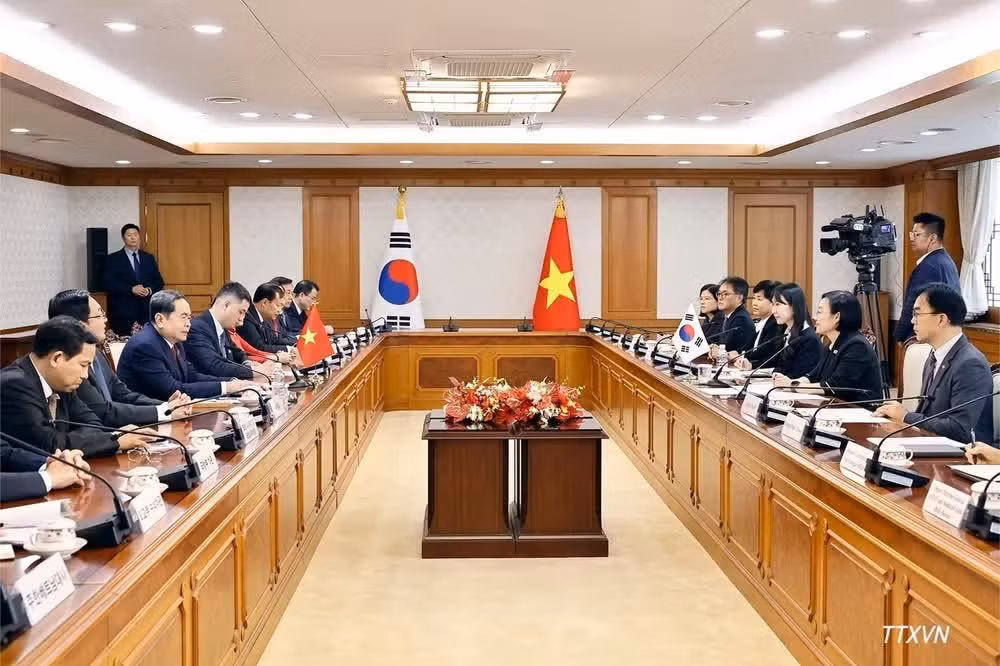 Chủ tịch Quốc hội Trần Thanh Mẫn hội kiến Thủ tướng Hàn Quốc Han Seong Sook.