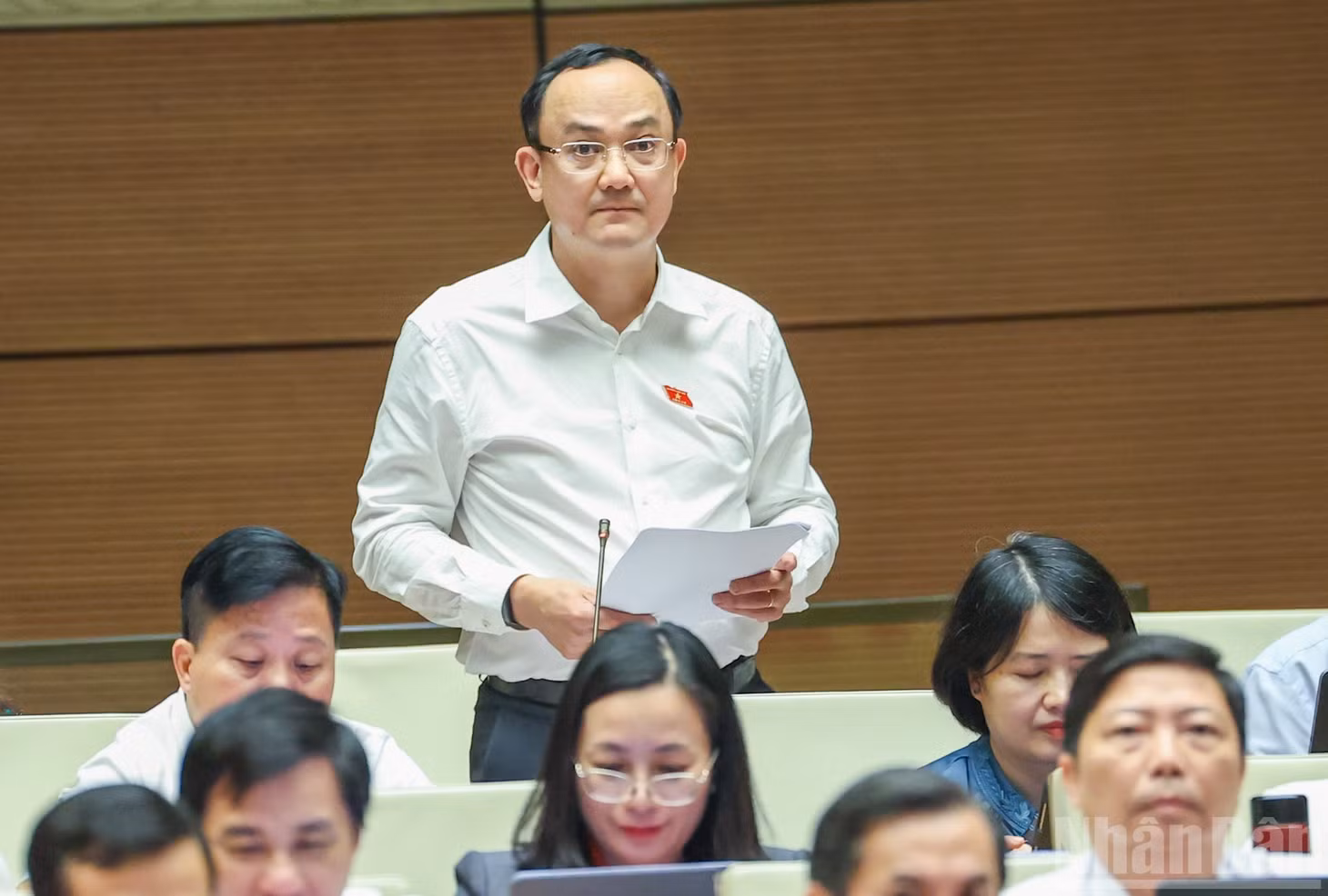 Đại biểu Nguyễn Ngọc Sơn (Đoàn thành phố Hải Phòng) phát biểu tại hội trường. (Ảnh: DUY LINH)