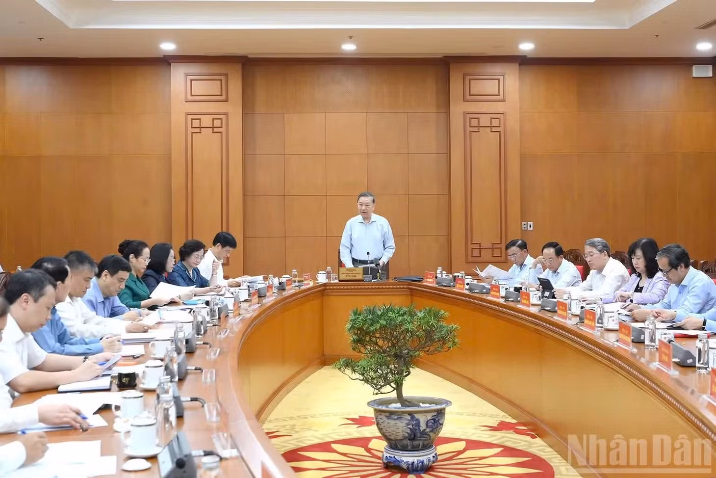 Tổng Bí thư, Chủ tịch nước Tô Lâm làm việc với Đảng ủy Chính phủ, Đảng ủy Bộ Văn hóa, Thể thao và Du lịch và các cơ quan liên quan về phát triển thể dục, thể thao trong giai đoạn mới. (Ảnh: ĐĂNG KHOA)