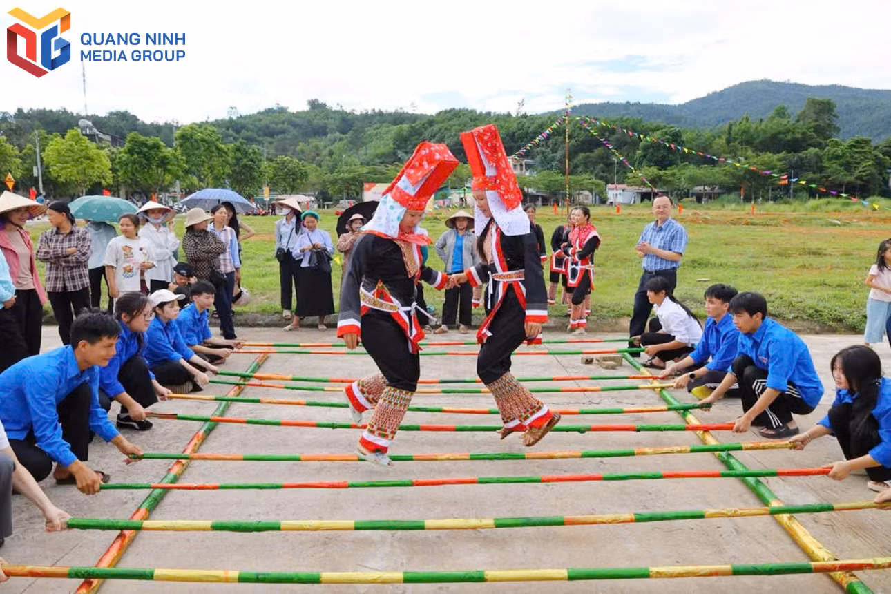 bqn_tl_doan-vien-thanh-nien-xa-hoanh-mo-gop-phan-gin-giu-cac-net-dep-van-hoa-truyen-thong-tren-dia-ban.jpg