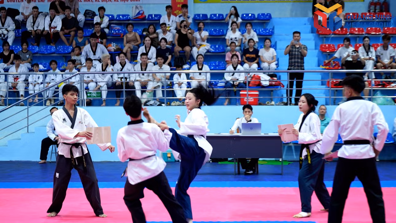 bqn_tr_c8672mp408-43-07-34still002.jpg