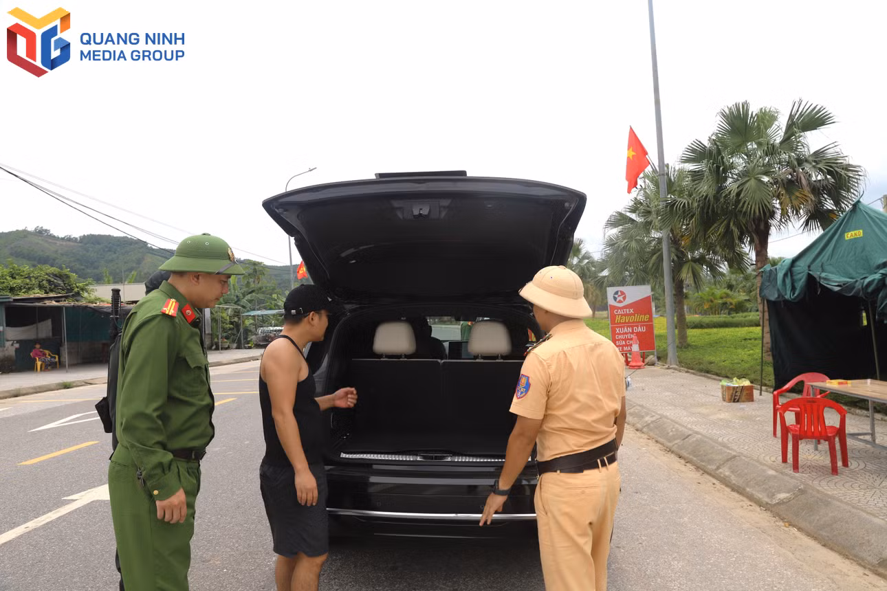 bqn_tl_ban-chi-dao-389-xa-binh-lieu-va-luc-luong-lien-nganh-da-va-dang-tang-cuong-phoi-hop-duy-tri-thuong-xuyen-cac-chot-kiem-soat.jpg