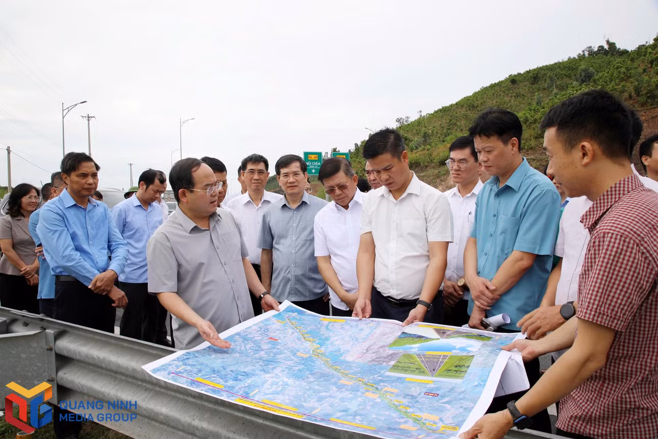 bqn_bl_dong-chi-quan-minh-cuong-uy-vien-trung-uong-dang-bi-thu-thanh-uy-truong-doan-dbqh-thanh-pho-cung-doan-cong-tac-kiem-tra-tinh-hinh-thuc-hien-cong-tac-gpmb-du-an-nang-cap-quoc-lo-4b.jpg