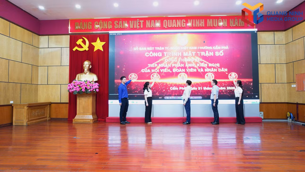 bqn_tr_cac-dong-chi-lanh-dao-phuong-nhan-nut-ra-mat-mo-hinh-kenh-thong-tin-truc-tuyen-tiep-nhan-y-kien-kien-nghi-cua-nhan-dan.jpg