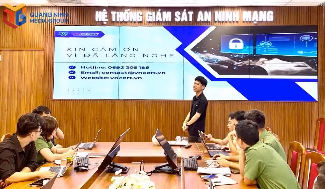 cong-an-quang-ninh-tham-gia-lop-tap-huan-chuyen-sau-ve-cong-tac-giam-sat-an-ninh-mang-va-dao-tao-chuyen-giao-cong-nghe-he-thong-soc-trung-tam-dieu-hanh-an-ninh-mang.jpg