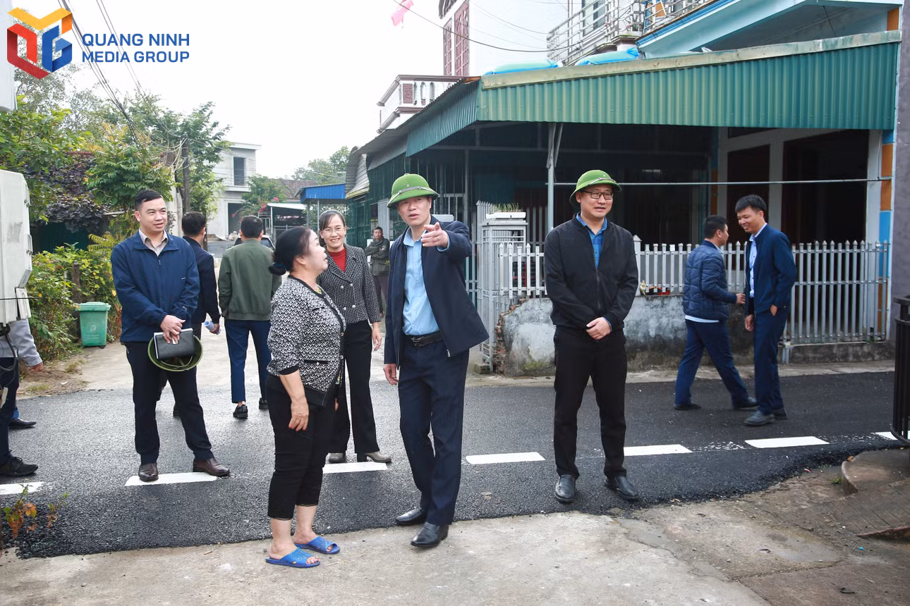 bqn_tl_anh-8-nhung-dang-vien-khu-pho-thac-buoi-sau-khu-duoc-lanh-dao-xa-tuyen-truyen-van-dong-da-tro-thanh-nhung-nguoi-di-dau-ganh-viec-ve-co-so.jpg