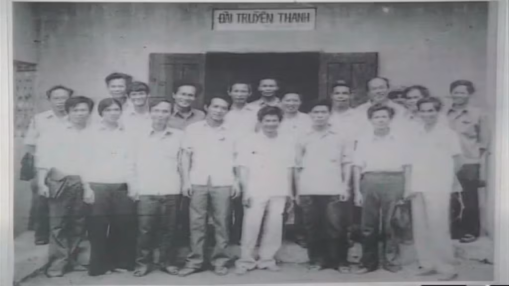 1886573-can-bo-phong-vien-nhan-vien-dai-truyen-thanh-quang-ninh-thoi-ky-dau-anh-tu-lieu-06062229.jpg