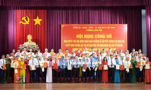 Phường Cẩm Phả công bố các quyết định sắp xếp, thành lập, nhân sự các khu phố, tháng 7-2026