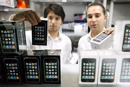 Nokia chính thức bị Apple “cướp ngôi” ảnh 1
