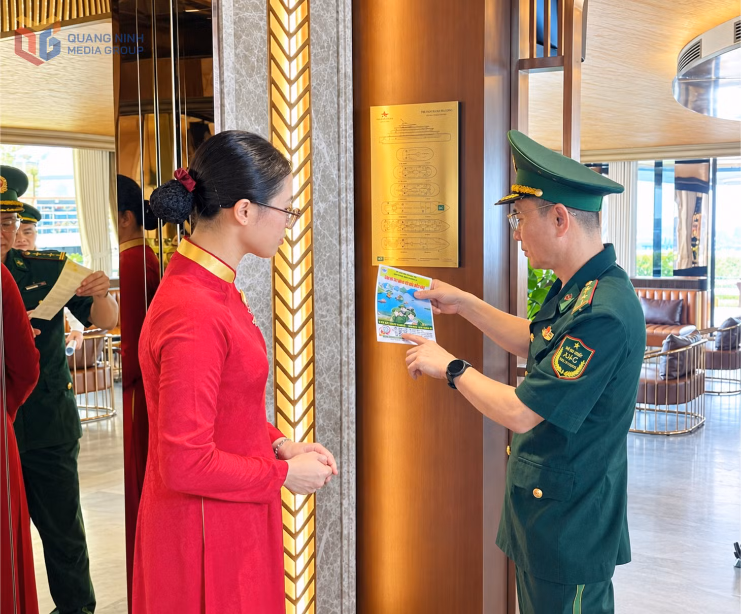 tuyn-truyen-ma-qr-hom-thu-phong-chong-toi-pham-cho-nhan-vien-tren-tau-du-lich.jpg