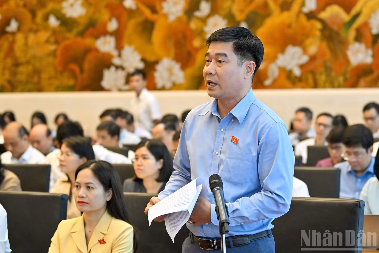 Đại biểu Lê Thanh Hoàn - Đoàn đại biểu Quốc hội tỉnh Thanh Hóa phát biểu. (Ảnh: THỦY NGUYÊN)