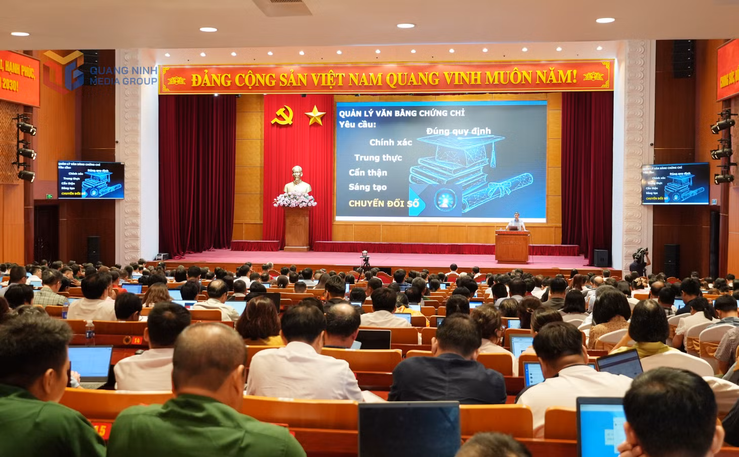 2541120-quang-canh-buoi-tap-huan-11080213.jpg