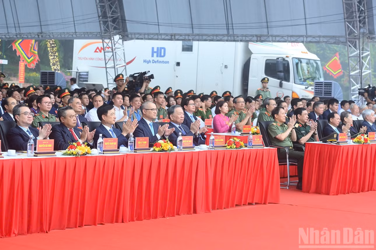 Tổng Bí Thư, Chủ tịch nước Tô Lâm và các đại biểu tham dự buổi lễ. (Ảnh: ĐĂNG KHOA)