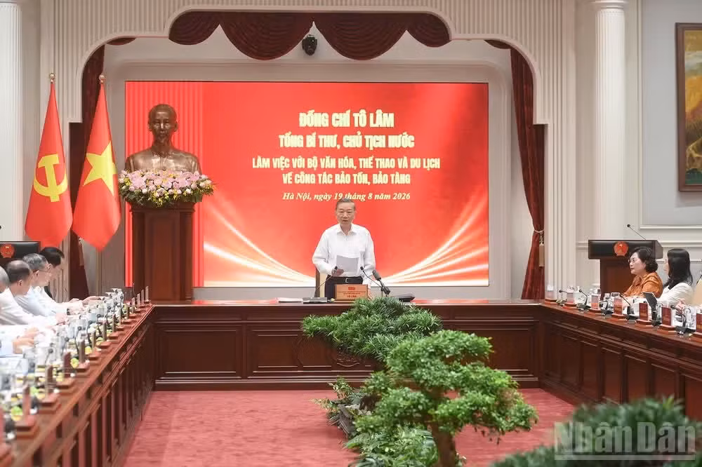 Tổng Bí thư, Chủ tịch nước Tô Lâm chủ trì cuộc làm việc với Bộ Văn hóa, Thể thao và Du lịch về công tác bảo tồn, bảo tàng. (Ảnh: ĐĂNG KHOA)