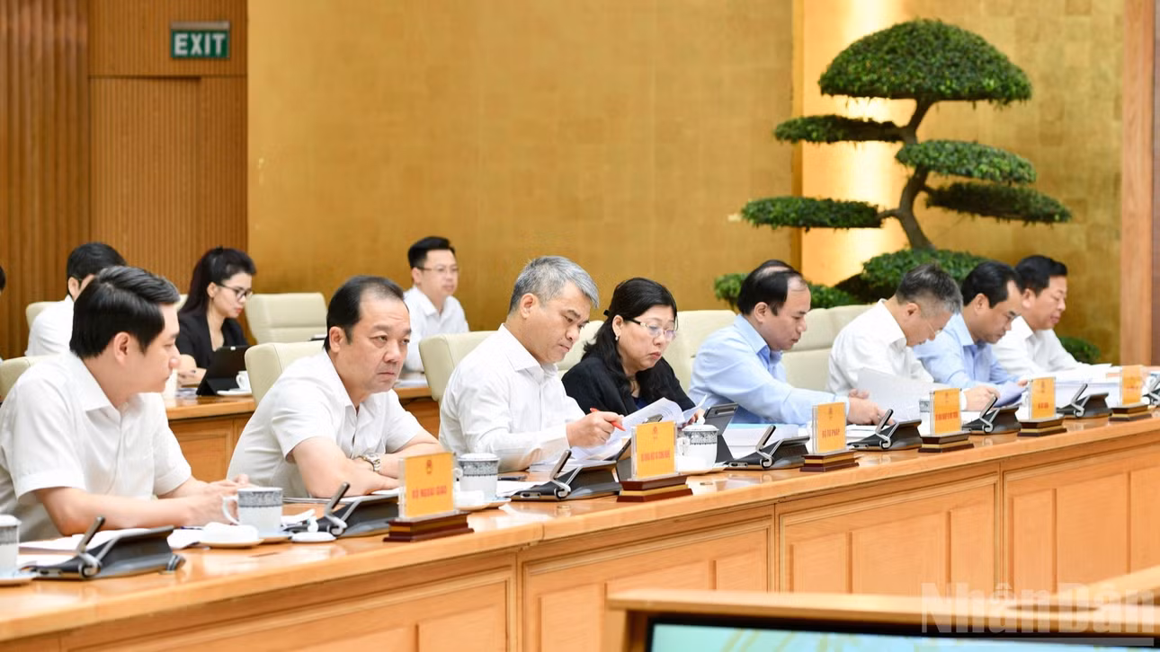 Lãnh đạo các bộ, ngành Trung ương tham dự cuộc họp. (Ảnh: THANH GIANG)