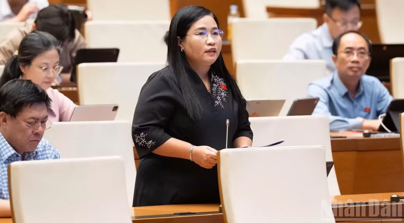 Đại biểu Chamaléa Thị Thủy (Đoàn Khánh Hòa). (Ảnh: DUY LINH)