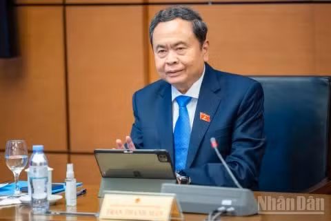 Chủ tịch Quốc hội Trần Thanh Mẫn phát biểu tại thảo luận tổ sáng 18/10. (Ảnh: DUY LINH)