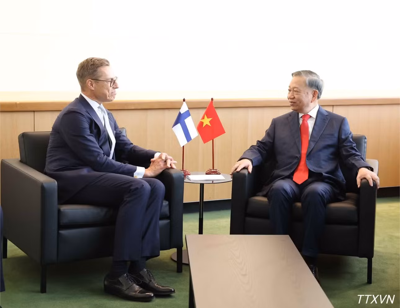 Tổng Bí thư, Chủ tịch nước Tô Lâm gặp Tổng thống Phần Lan Alexander Stubb. (Ảnh: Thống Nhất/TTXVN)