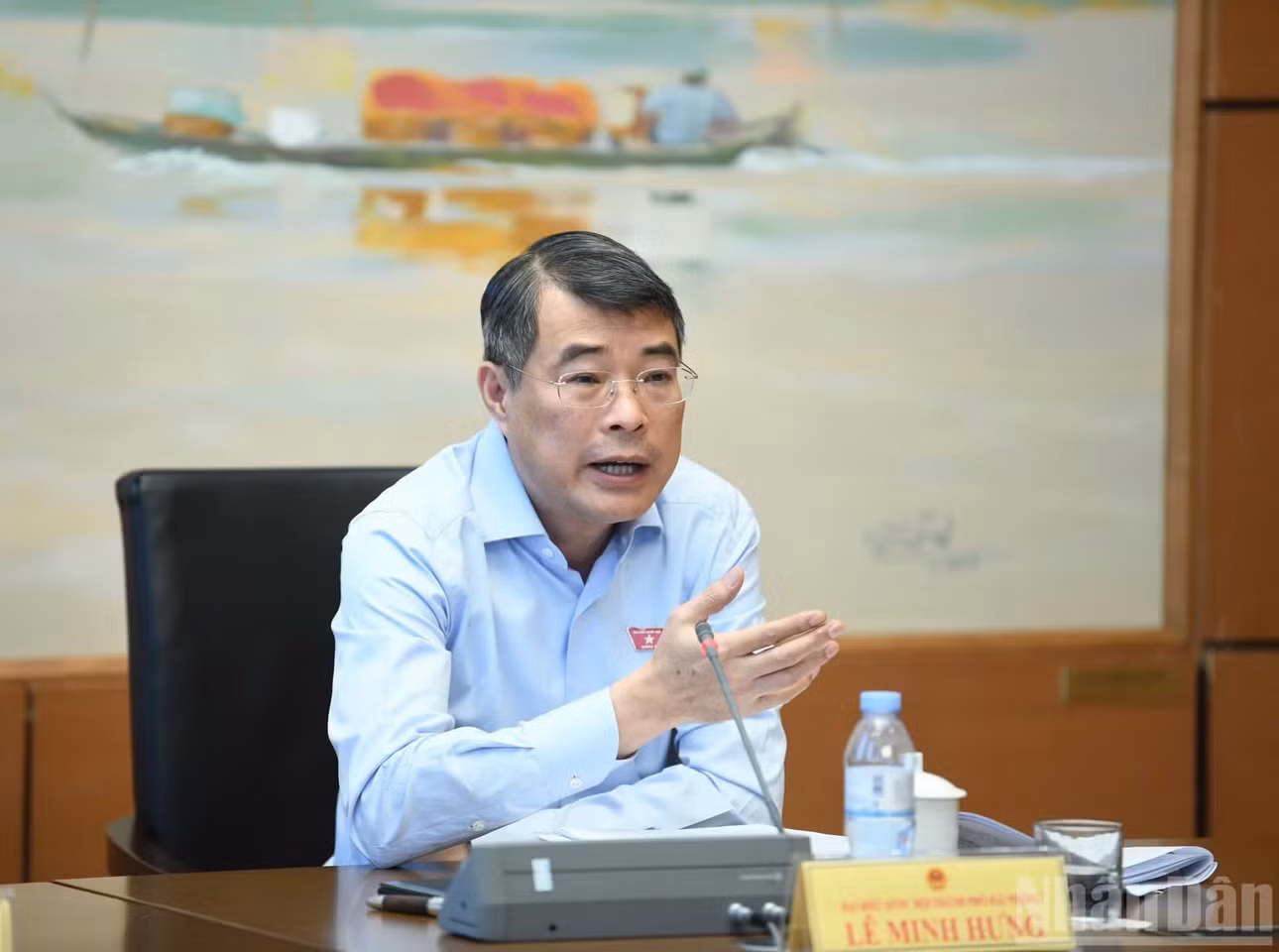 Thủ tướng Lê Minh Hưng phát biểu ý kiến trong phiên thảo luận tại tổ sáng 21/10. (Ảnh: DUY LINH)