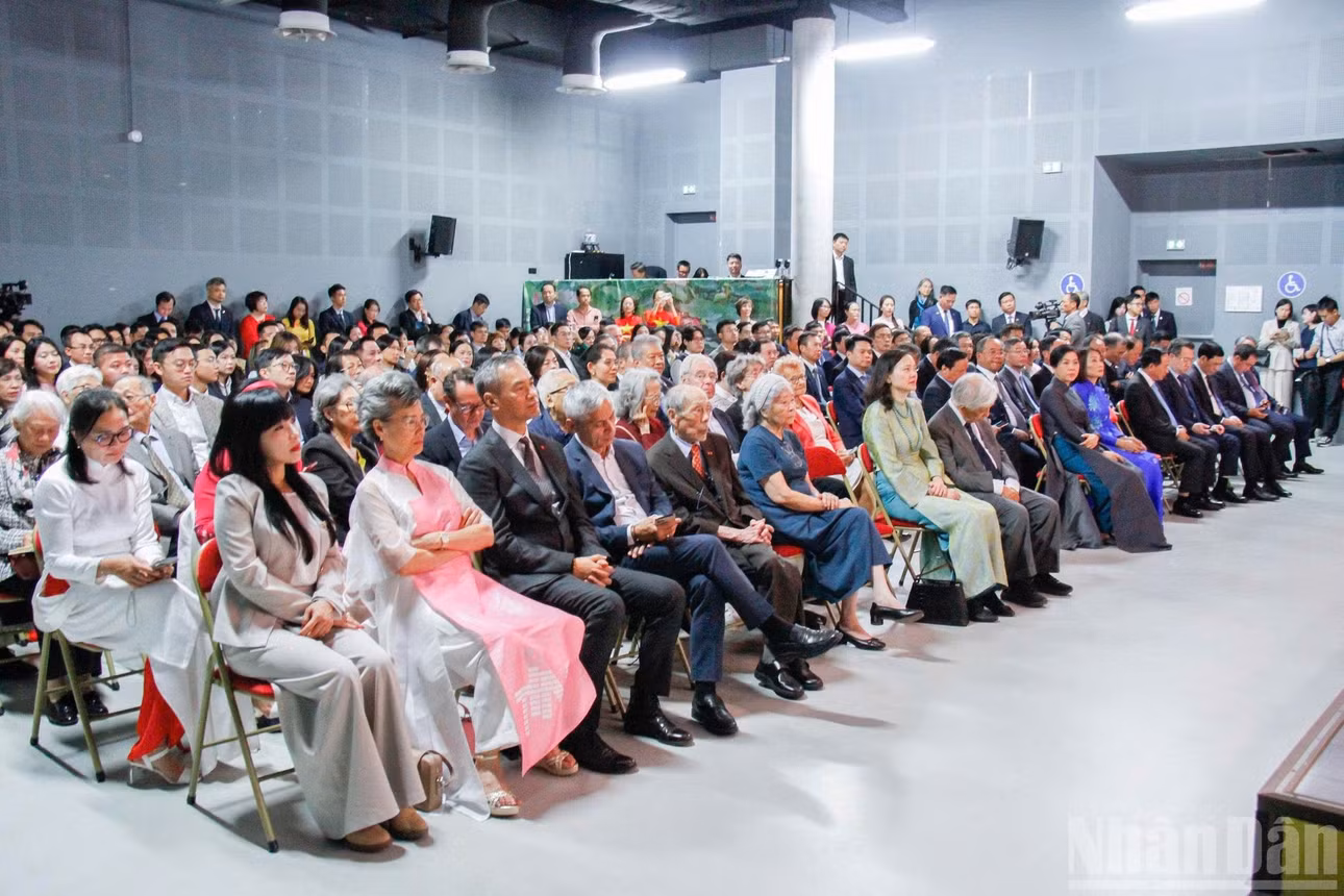 Các đại biểu tham dự cuộc gặp gỡ Tổng Bí thư, Chủ tịch nước Tô Lâm và Phu nhân tại thủ đô Paris. (Ảnh: Trung Hưng)