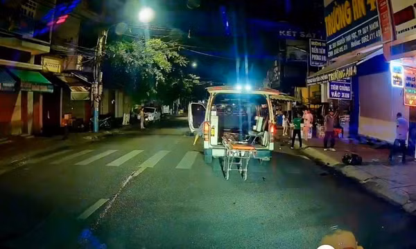 Ô tô va chạm xe máy ở phường Quy Nhơn Nam khiến 1 thanh niên tử vong