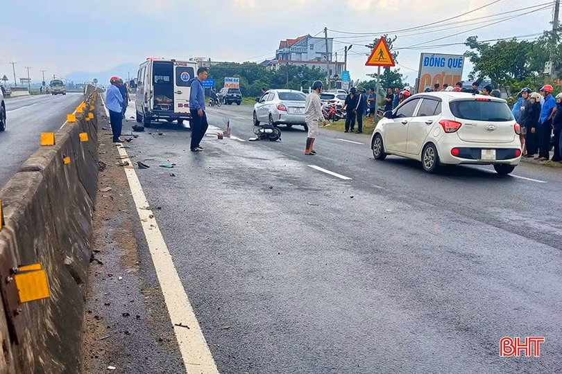 Hiện trường vụ tai nạn giao thông trên quốc lộ 1 đoạn qua xã Kỳ Anh (Hà Tĩnh) làm 1 người tử vong.