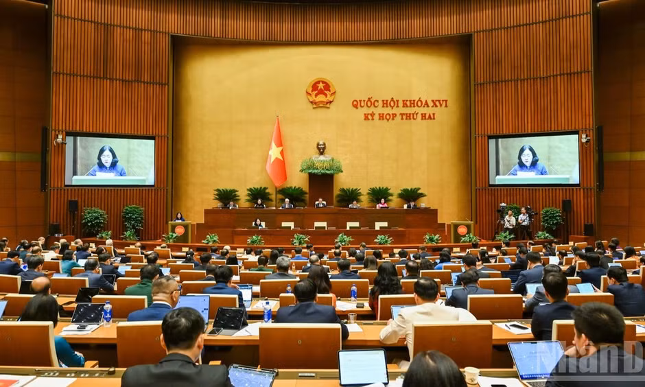 Quốc hội làm việc tại hội trường. (Ảnh: DUY LINH)