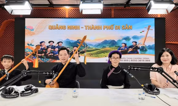 Ngân vang lời then, tiếng tính