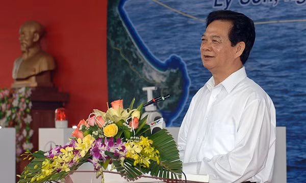 Thủ tướng ấn nút đưa dòng điện quốc gia xuyên biển ra đảo Lý Sơn