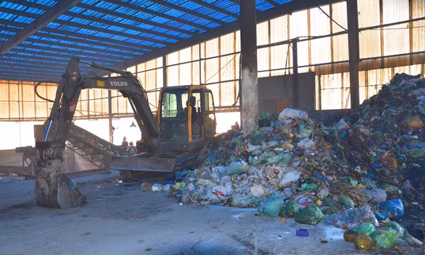 Sớm di dời các hộ dân bị ảnh hưởng bởi Nhà máy xử lý rác Khe Giang