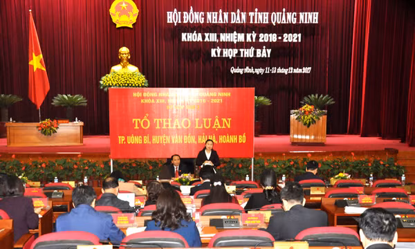 Thảo luận tại tổ và hội trường: Quyết tâm tạo bứt phá toàn diện