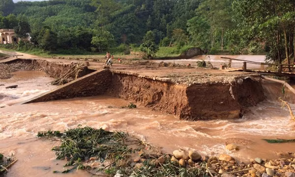 Ứng phó với mưa lũ