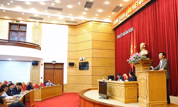 Hoành Bồ cần tiếp tục nâng cao chất lượng cán bộ và nhận thức của nhân dân