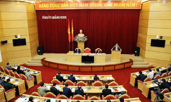 Phát triển Móng Cái phải gắn với Khu hành chính- kinh tế đặc biệt Vân Đồn và TP Hạ Long