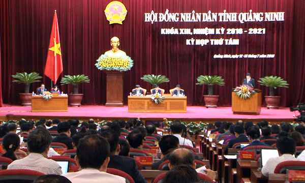 Khai mạc kỳ họp thứ 8, HĐND tỉnh khóa XIII