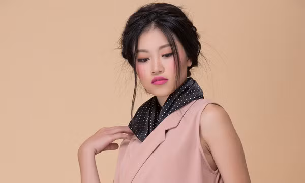 Hãy để những thiết kế váy liền midi "yêu chiều" bạn trong cả tuần dịu mát
