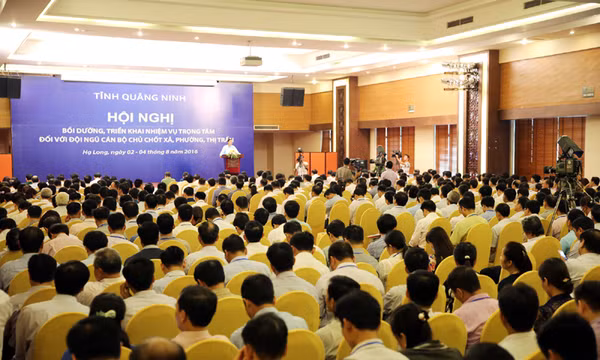 Khai mạc hội nghị bồi dưỡng, triển khai nhiệm vụ trọng tâm đối với đội ngũ cán bộ chủ chốt 186 phường, xã, thị trấn trên toàn tỉnh